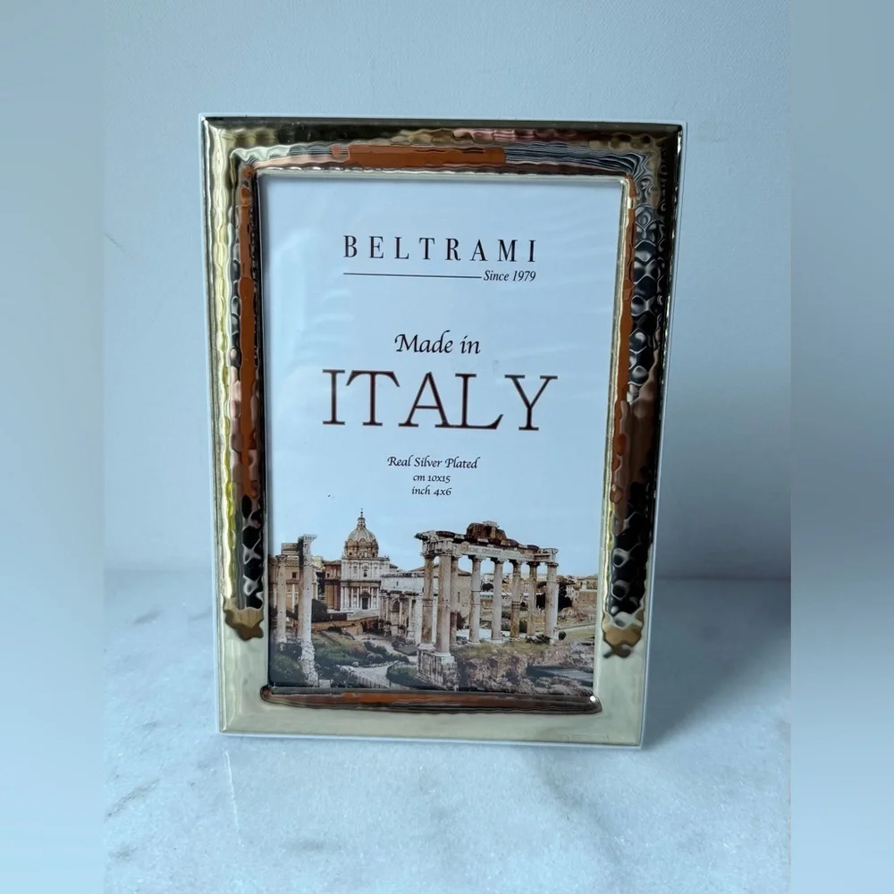 Gold Hammered Picture Frame - Gold,wood. Made in Italy 4”x6” photo